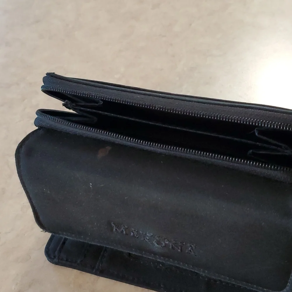 Merona wallet - Picture 3 of 3